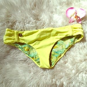Maaji bikini bottom reversible NWOT L